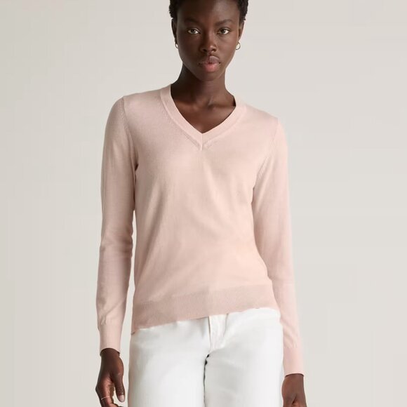 Quince Lightweight Cotton Cashmere V-Neck Sweater - Picture 4 of 4